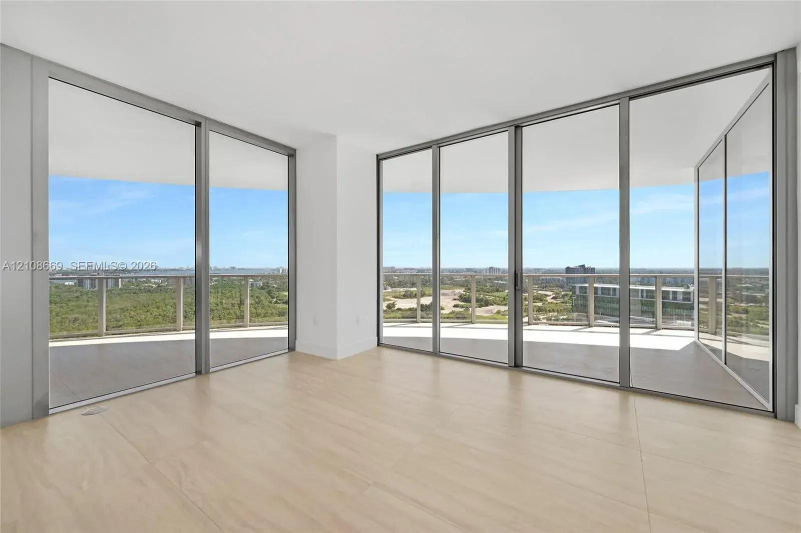 2411 Laguna Circle # 1605, Miami FL 33181