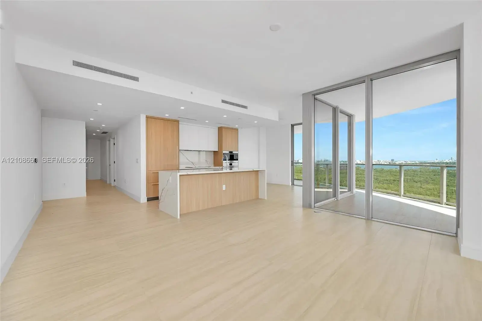 2411 Laguna Circle # 1605, Miami FL 33181
