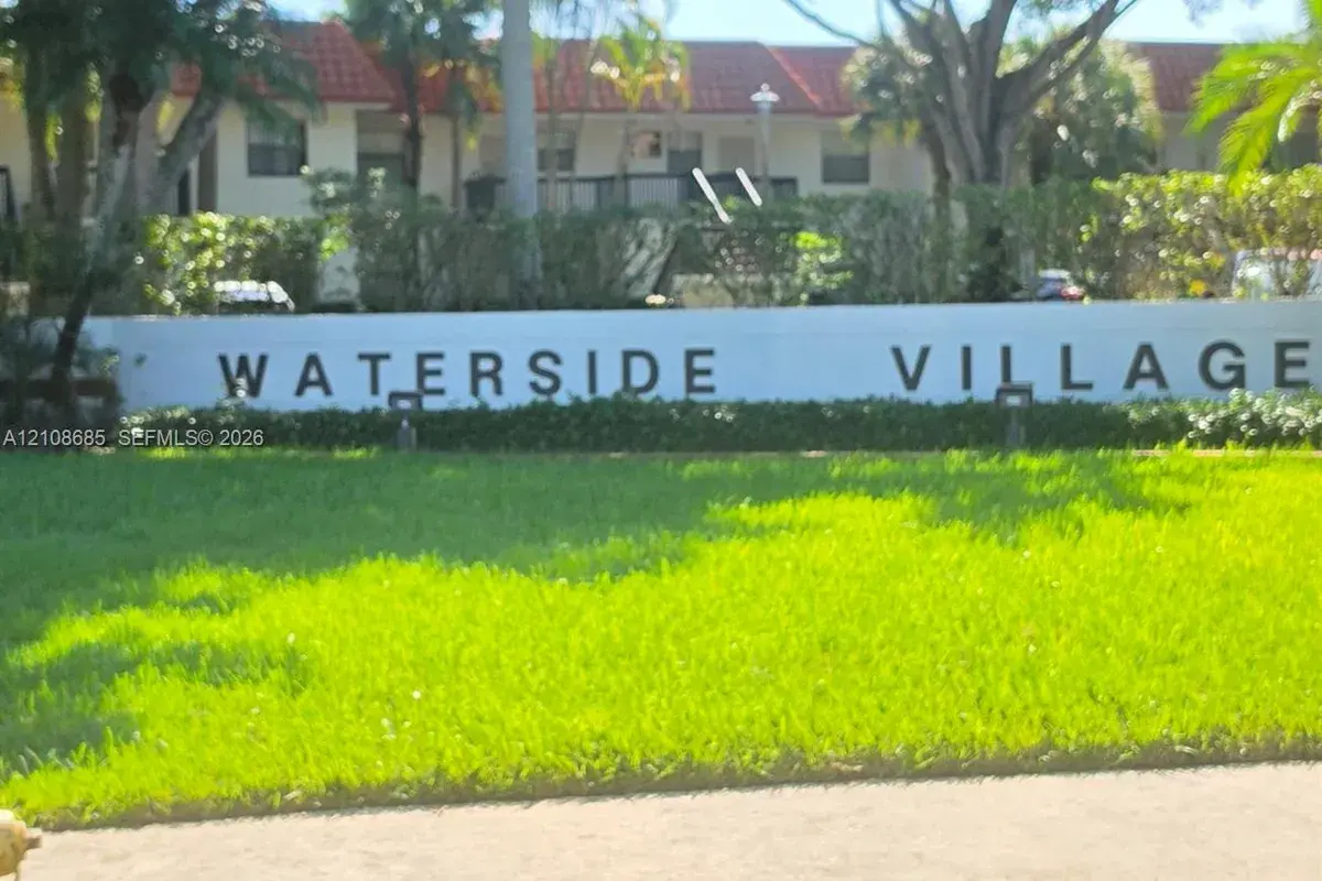 15813 W Waterside Cir # 202, Sunrise FL 33326