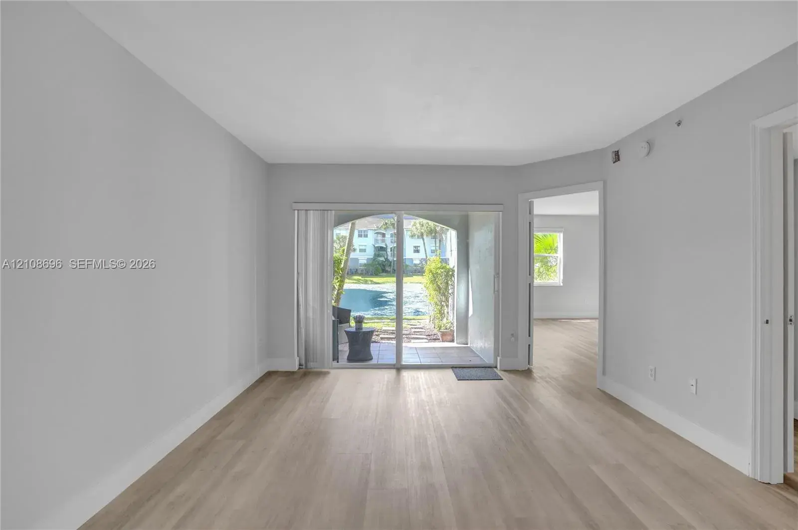 9650 NW 2nd St # 106, Pembroke Pines FL 33024