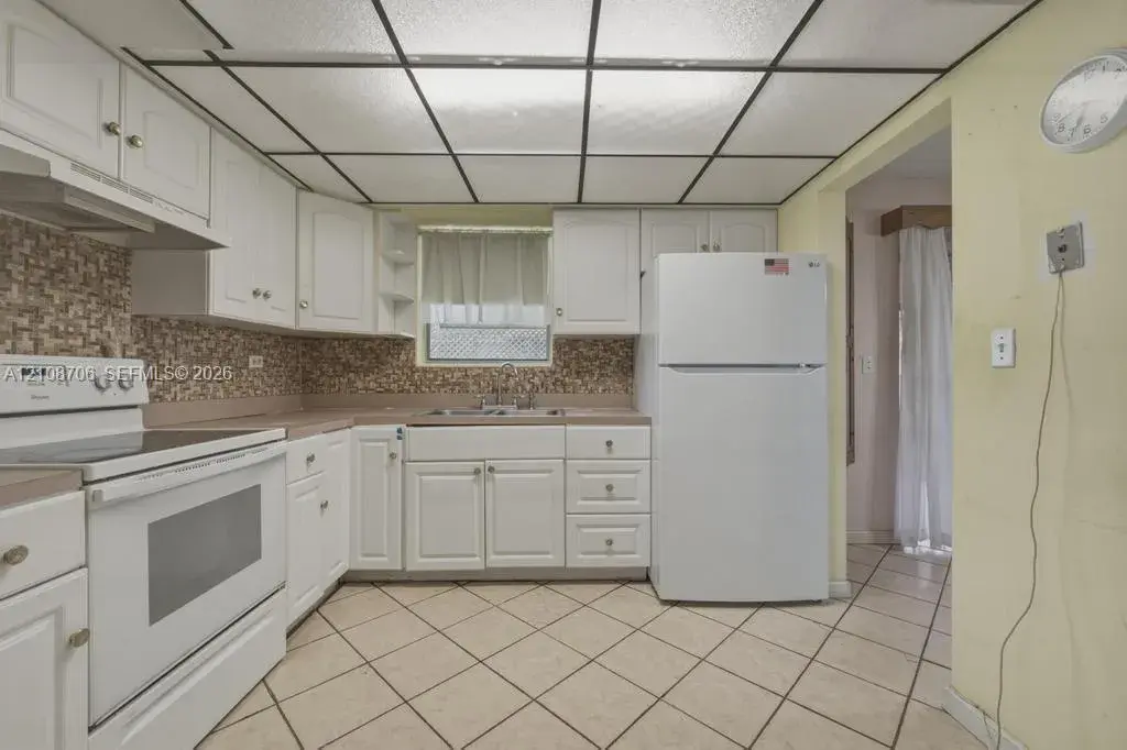 531 N 70th Way, Hollywood FL 33024