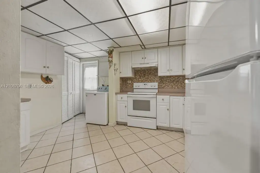 531 N 70th Way, Hollywood FL 33024