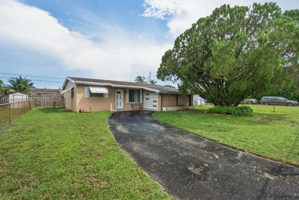 531 N 70th Way, Hollywood FL 33024