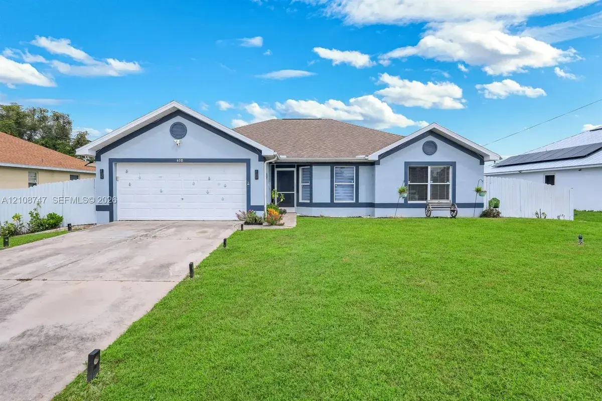 438 Willowbrook Dr, Lehigh Acres FL 33972