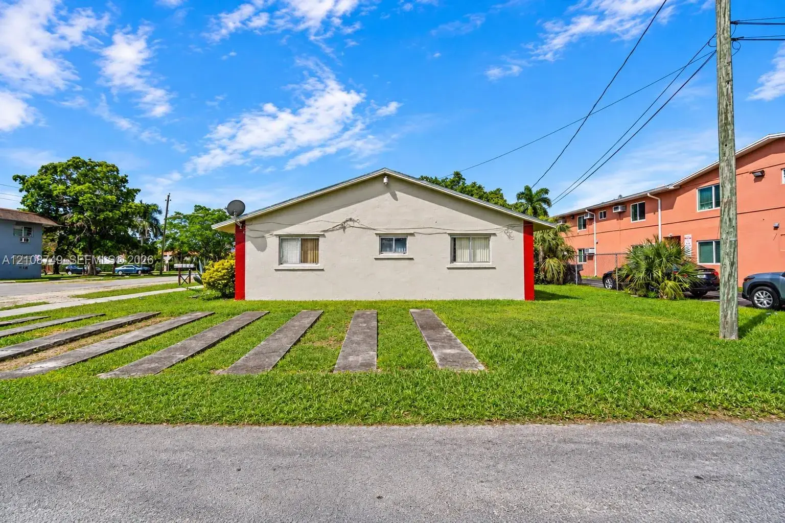 1207 NE 1st Ave, Homestead FL 33030