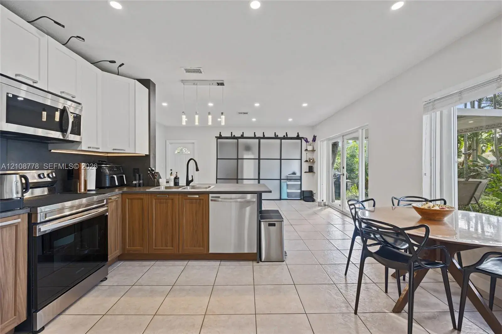 3116 Hayes St, Hollywood FL 33021