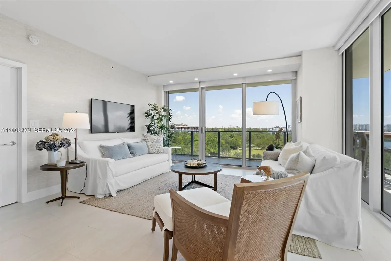 16385 Biscayne Blvd # 807, North Miami Beach FL 33160