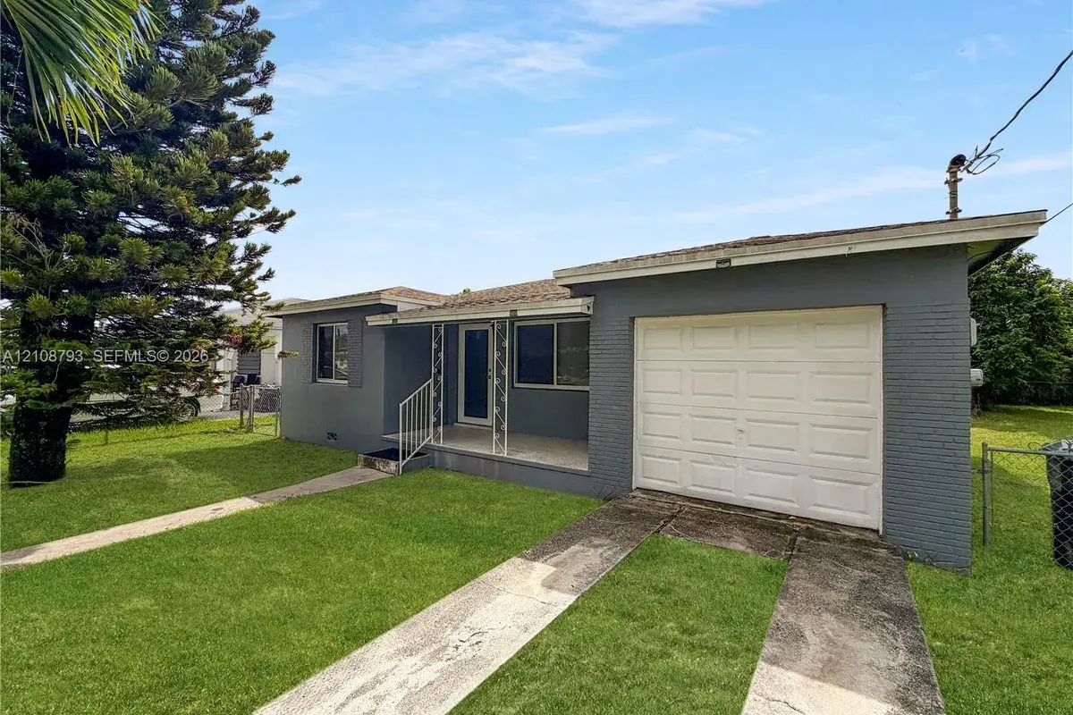 5716 Mayo St, Hollywood FL 33023