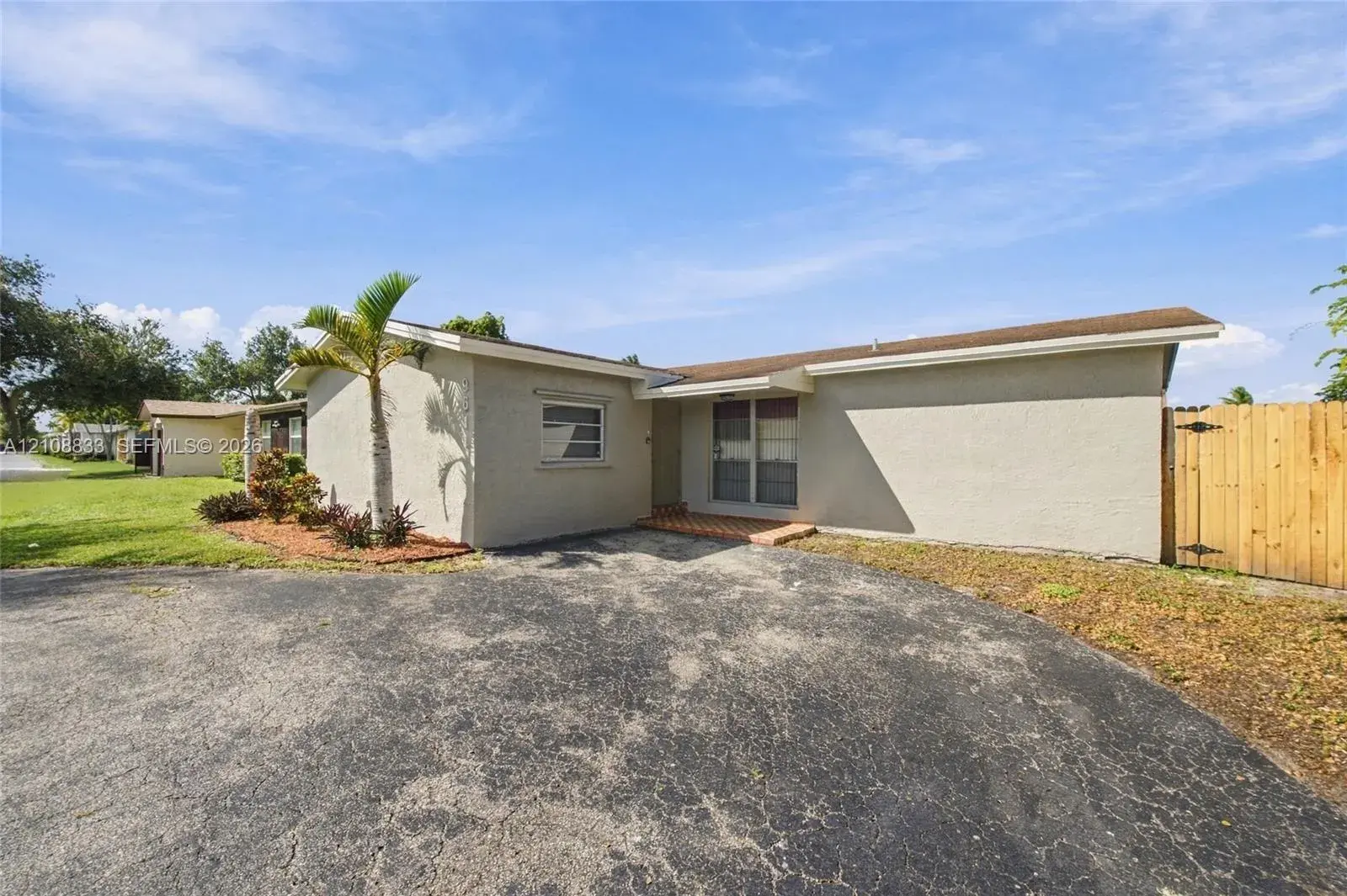 9611 Johnson St, Pembroke Pines FL 33024