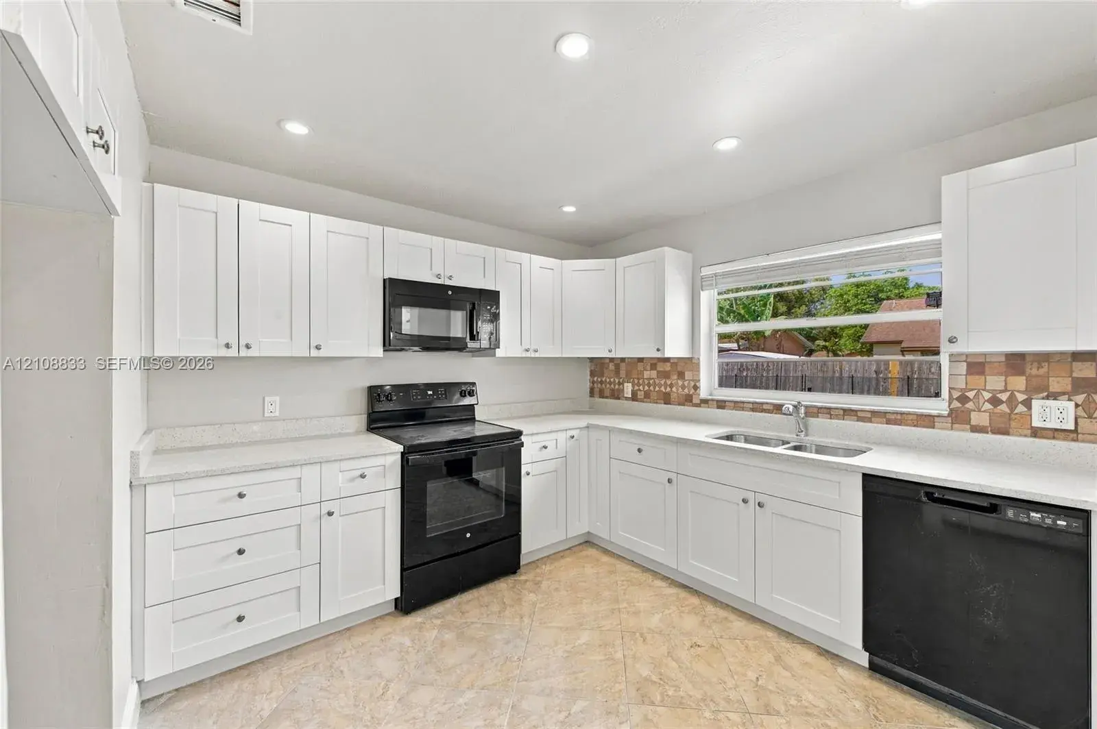9611 Johnson St, Pembroke Pines FL 33024
