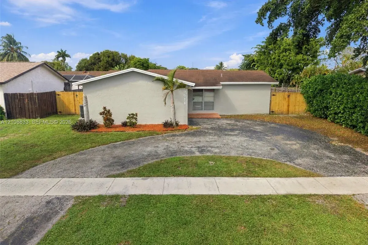 9611 Johnson St, Pembroke Pines FL 33024