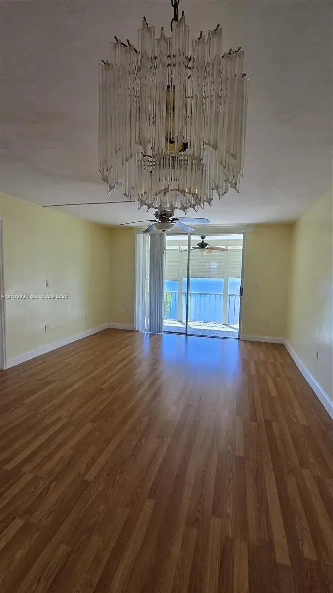3000 Marcos Dr # P304, Aventura FL 33160