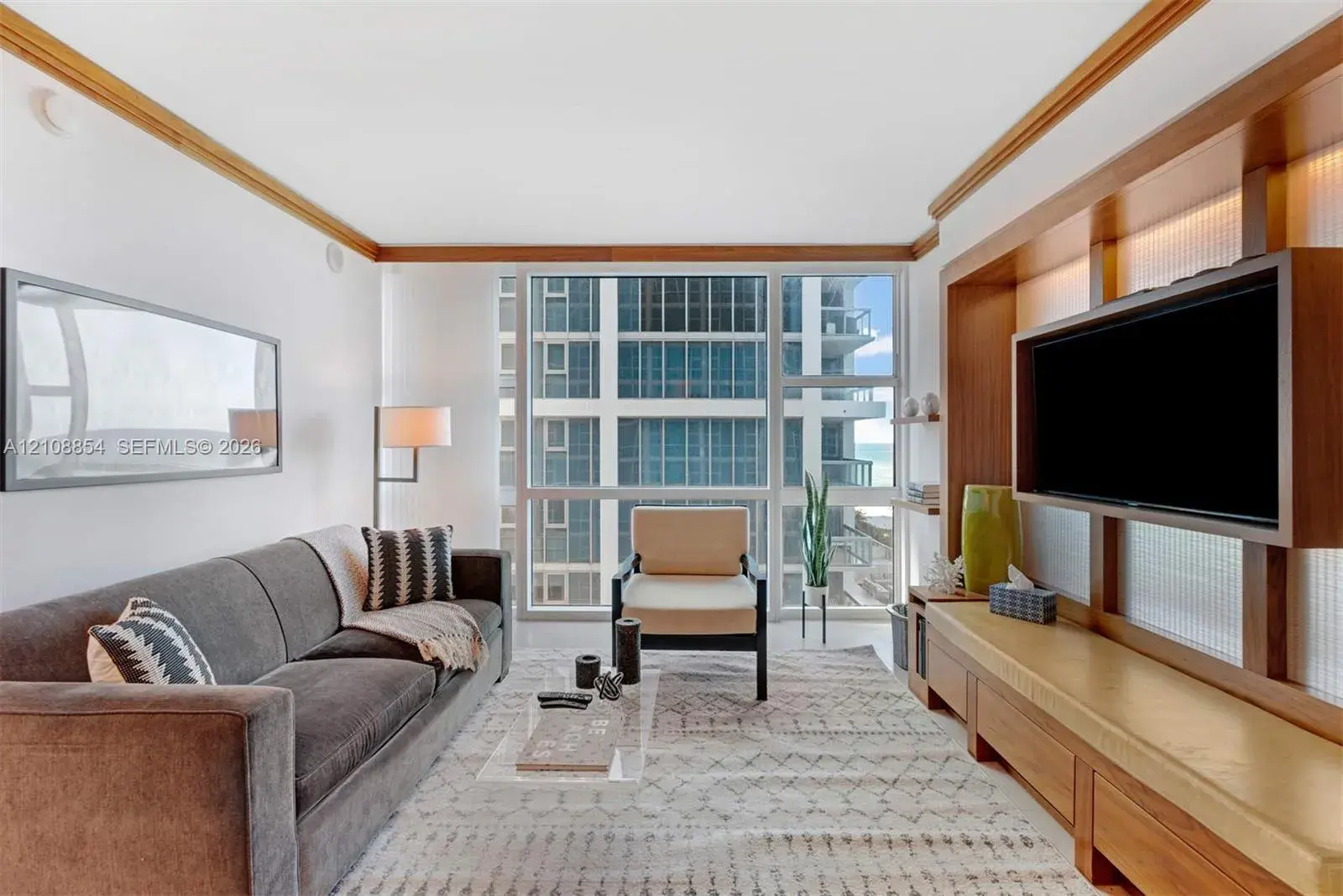 6801 Collins Ave # 909, Miami Beach FL 33141