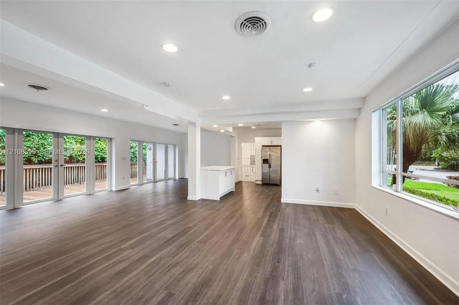 9520 E Broadview Dr, Bay Harbor Islands FL 33154