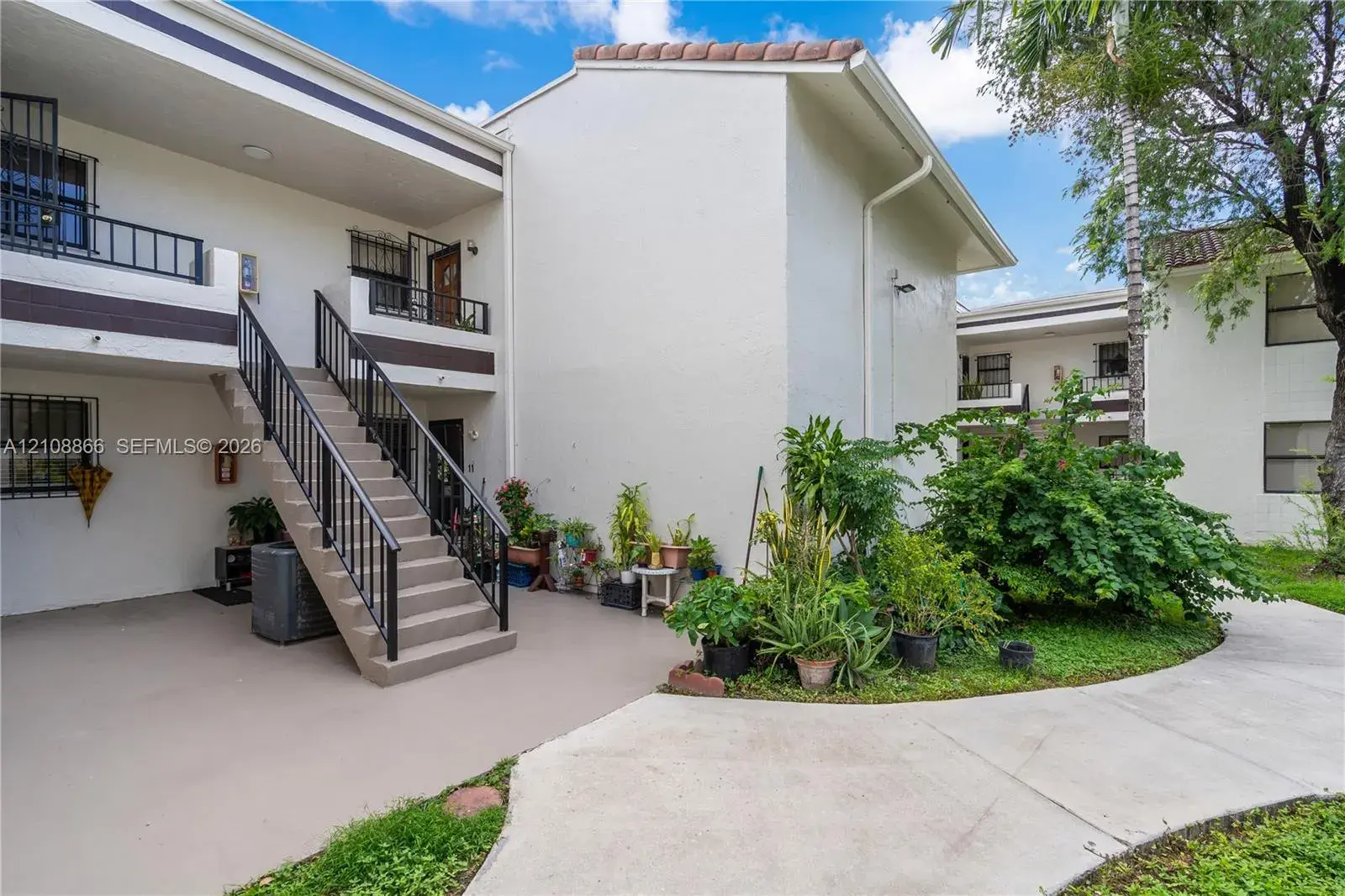 10859 NW 7th St # 18, Miami FL 33172