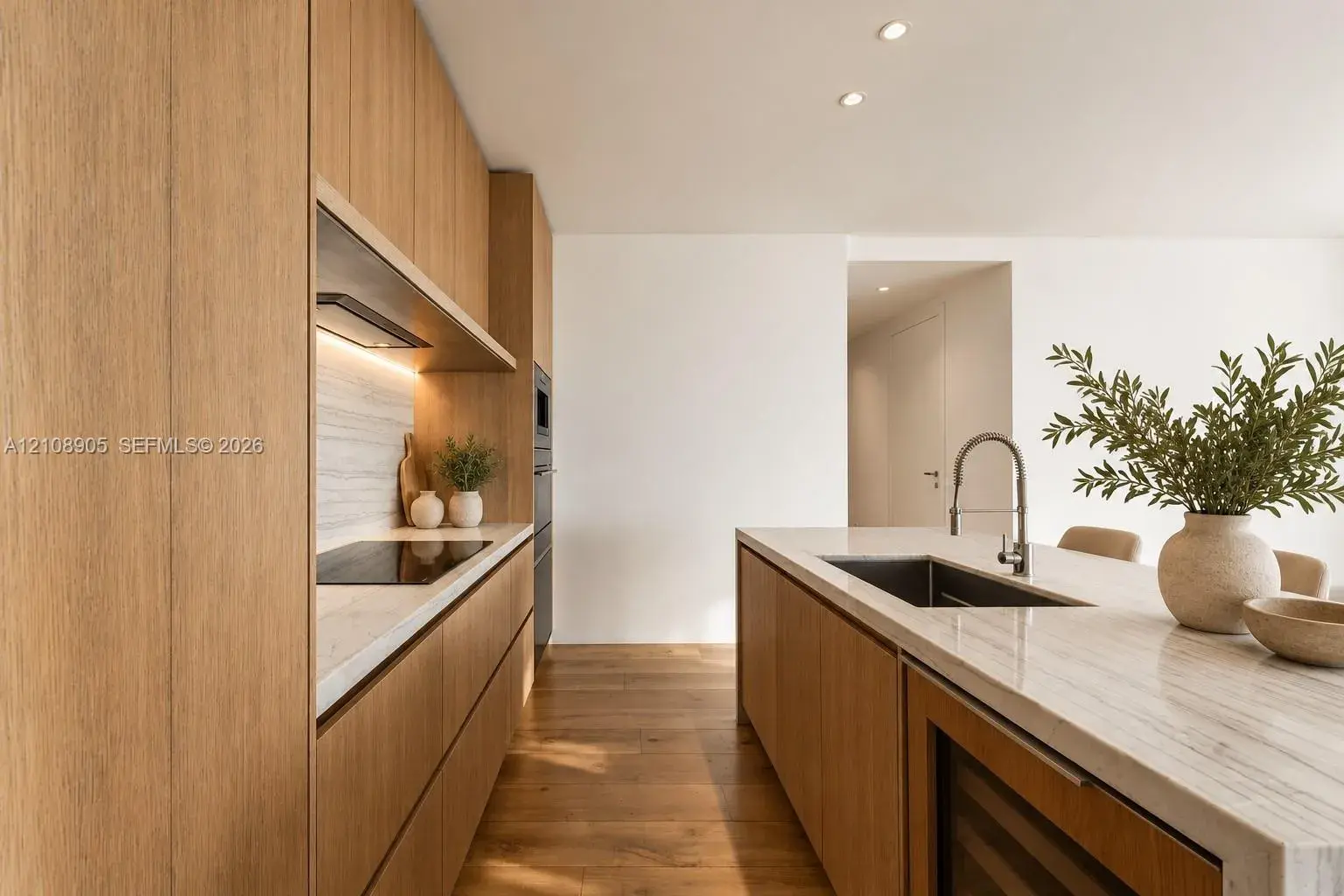 8701 Collins Ave # 606, Miami Beach FL 33154