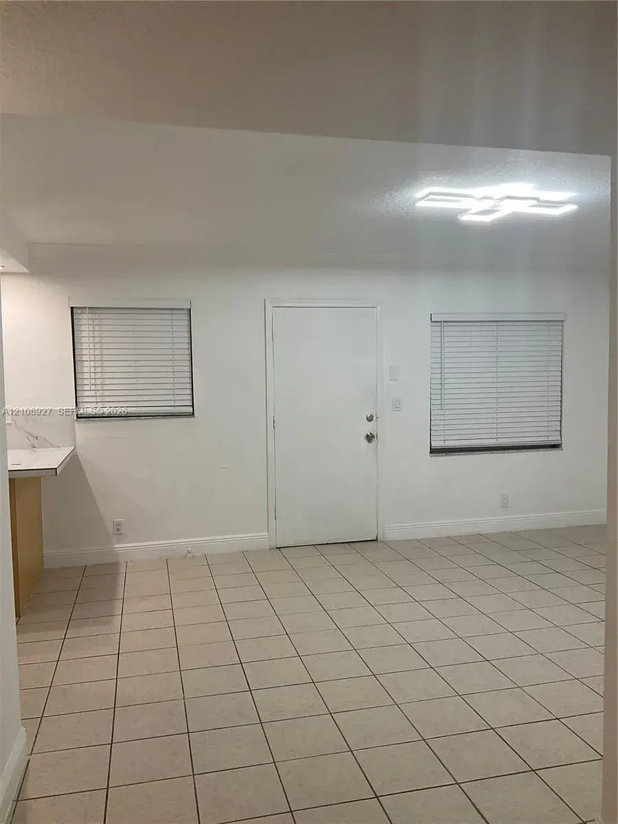 110 SE 2nd St # 110, Hallandale Beach FL 33009