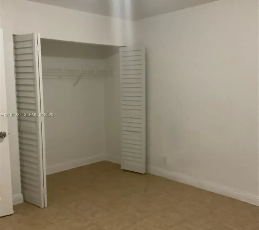 110 SE 2nd St # 110, Hallandale Beach FL 33009