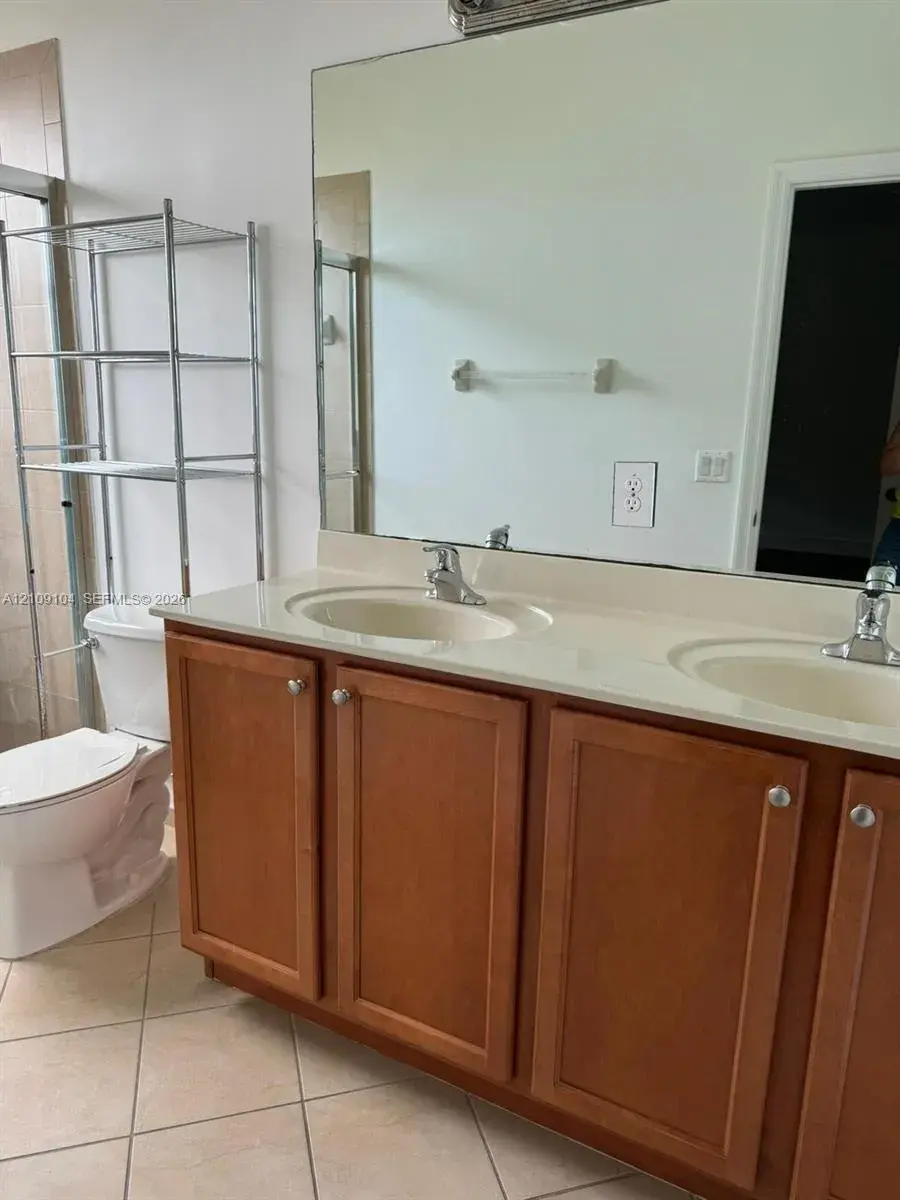 4217 SW 164th Ct, Miami FL 33185