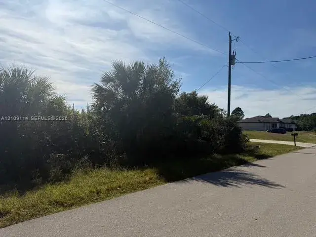 3207 53RD ST W, Lehigh Acres FL 33971