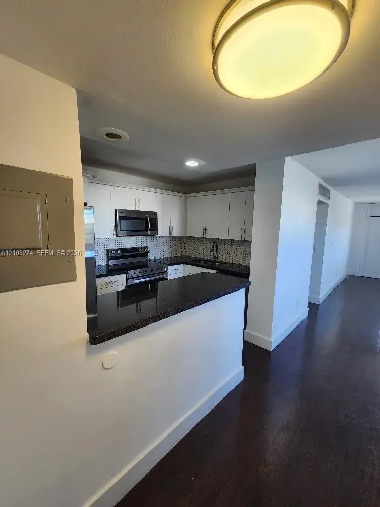 2016 Bay Dr # 304, Miami Beach FL 33141