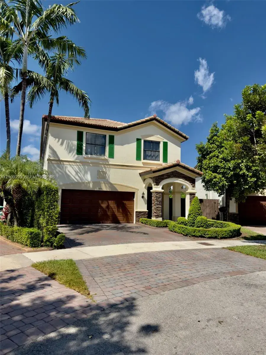 8880 NW 115th Ct, Doral FL 33178