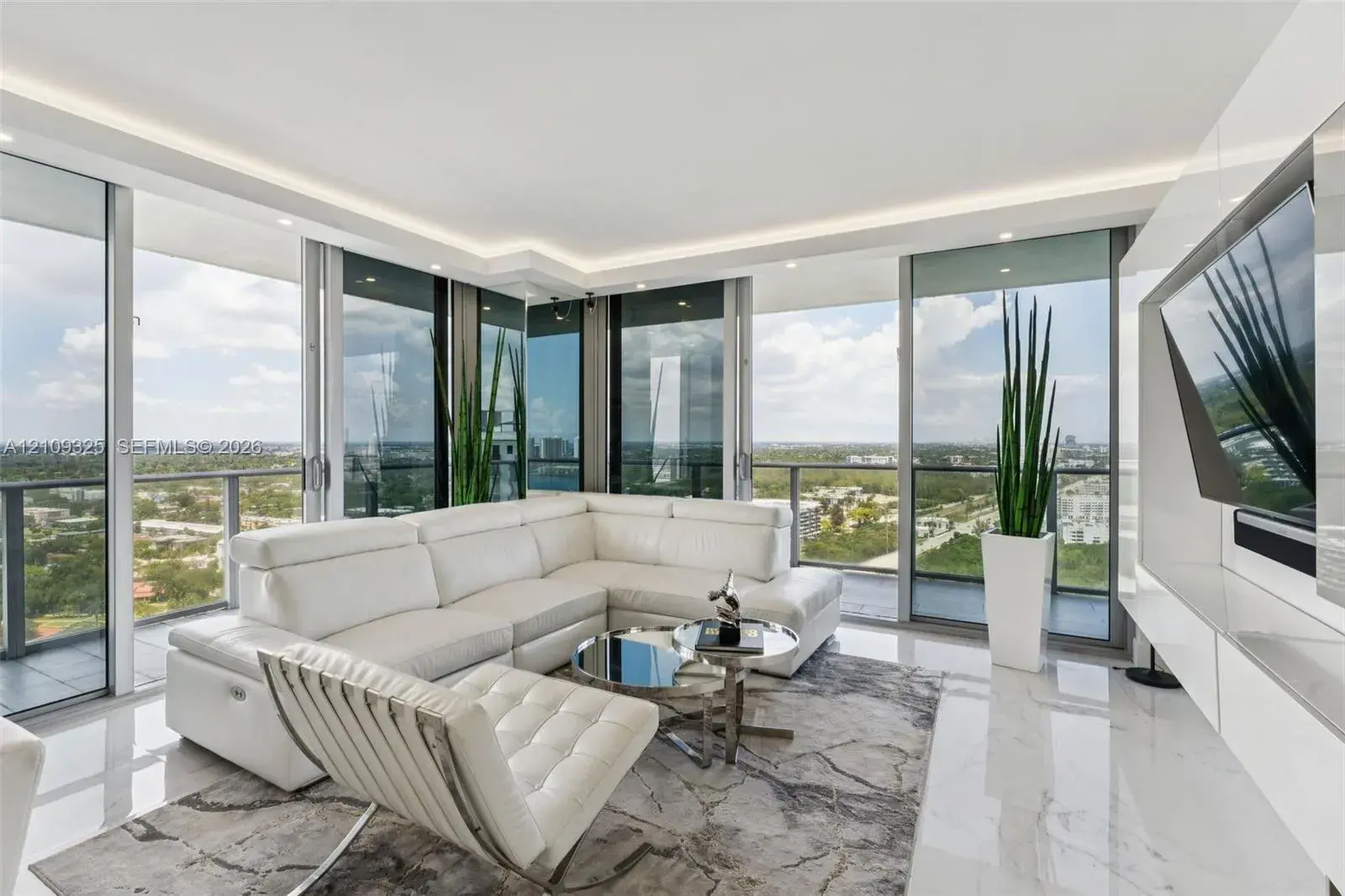 16385 Biscayne Blvd # 3001, North Miami Beach FL 33160