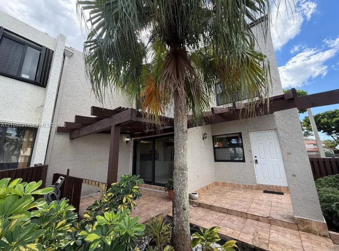 10231 Fontainebleau Blvd # 106, Miami FL 33172