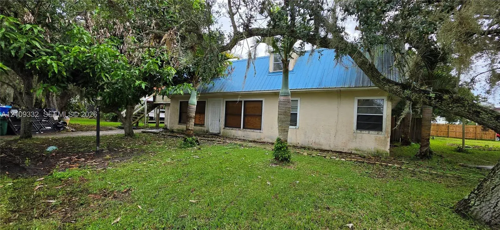 400 Peninsula Dr, Saint Lucie Village FL 34946