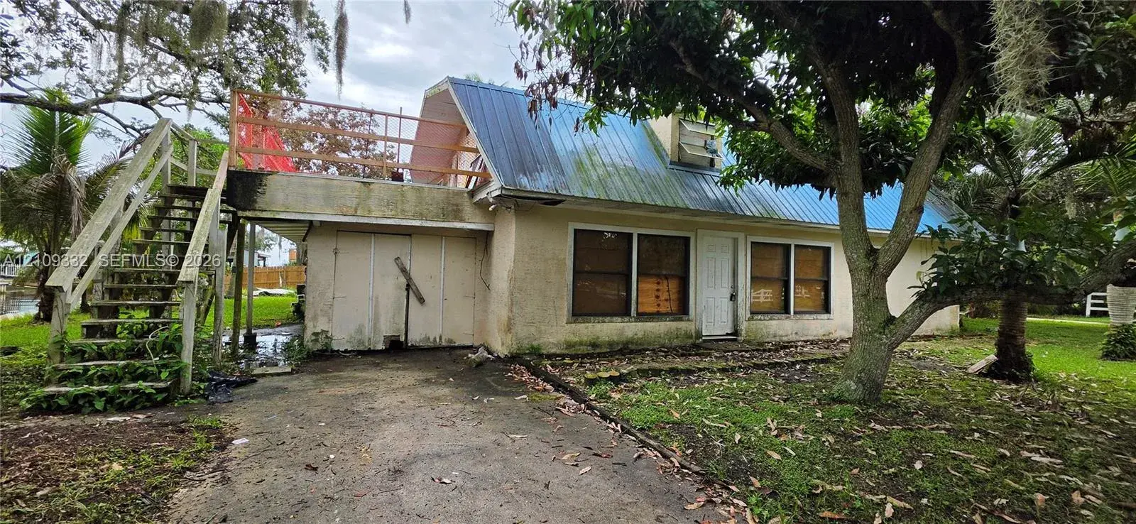 400 Peninsula Dr, Saint Lucie Village FL 34946