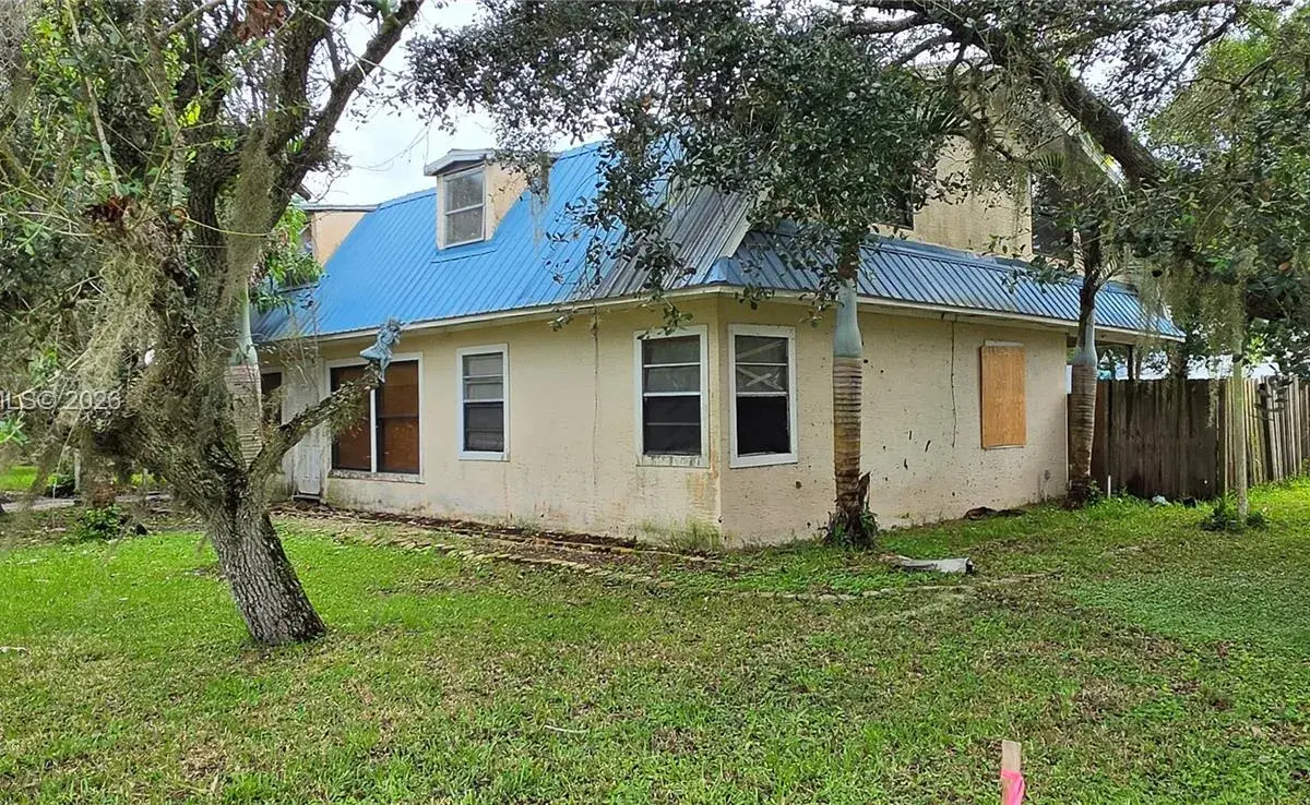 400 Peninsula Dr, Saint Lucie Village FL 34946