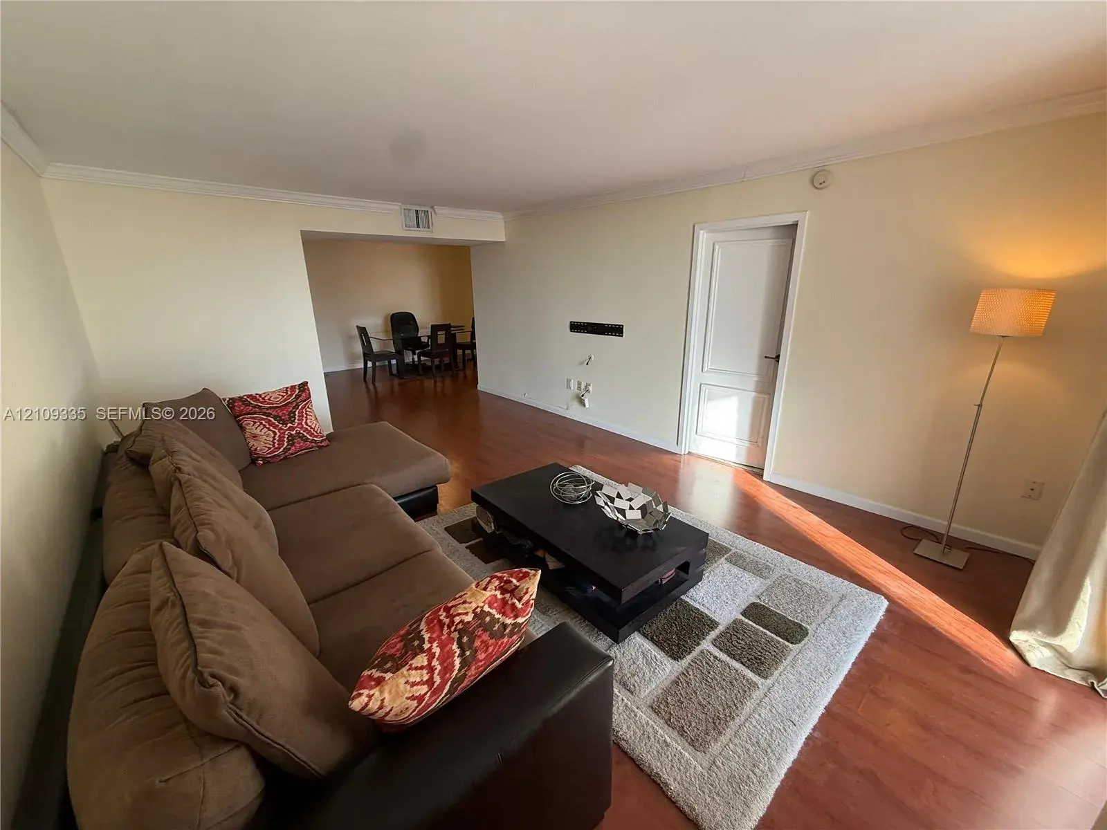1 bedroom 1 bath Residential for sale at 2333 Brickell Ave # 2614, Miami FL 33129