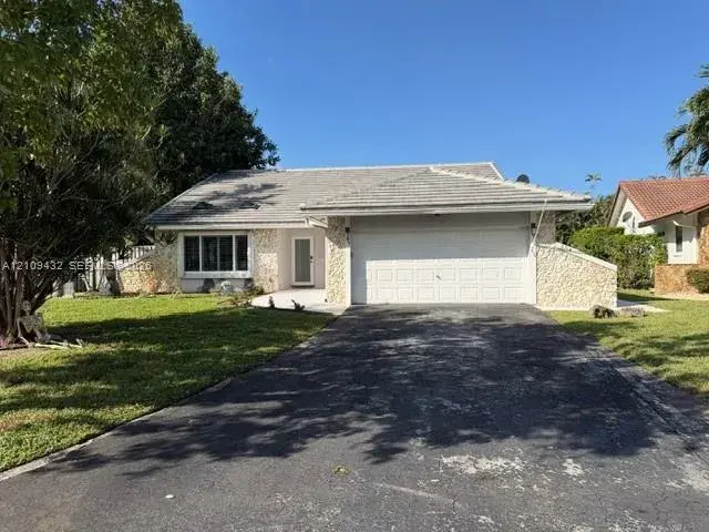 254 NW 107th Ter, Coral Springs FL 33071