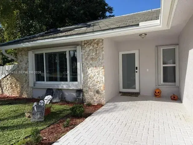 254 NW 107th Ter, Coral Springs FL 33071