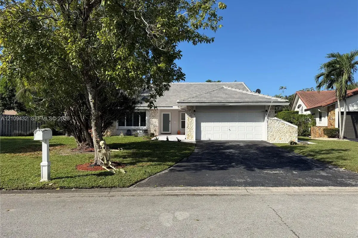 254 NW 107th Ter, Coral Springs FL 33071