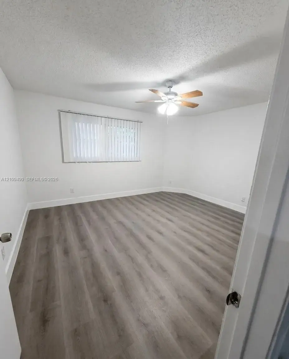 3433 NW 44th St # 108, Oakland Park FL 33309