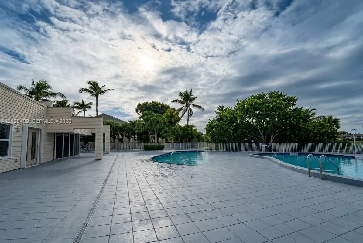 3433 NW 44th St # 108, Oakland Park FL 33309