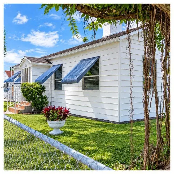 1051 SW 11th Ave, Miami FL 33130
