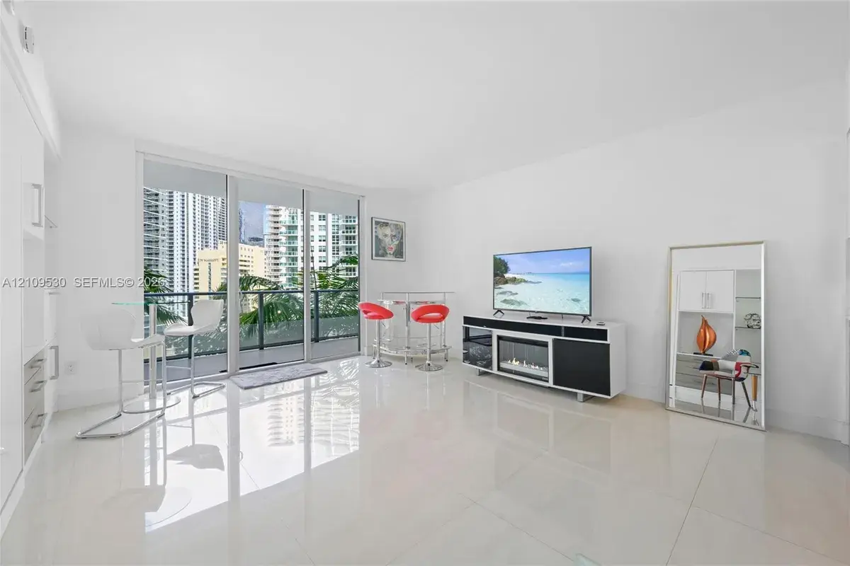 1300 Brickell Bay Dr # 1600, Miami FL 33131