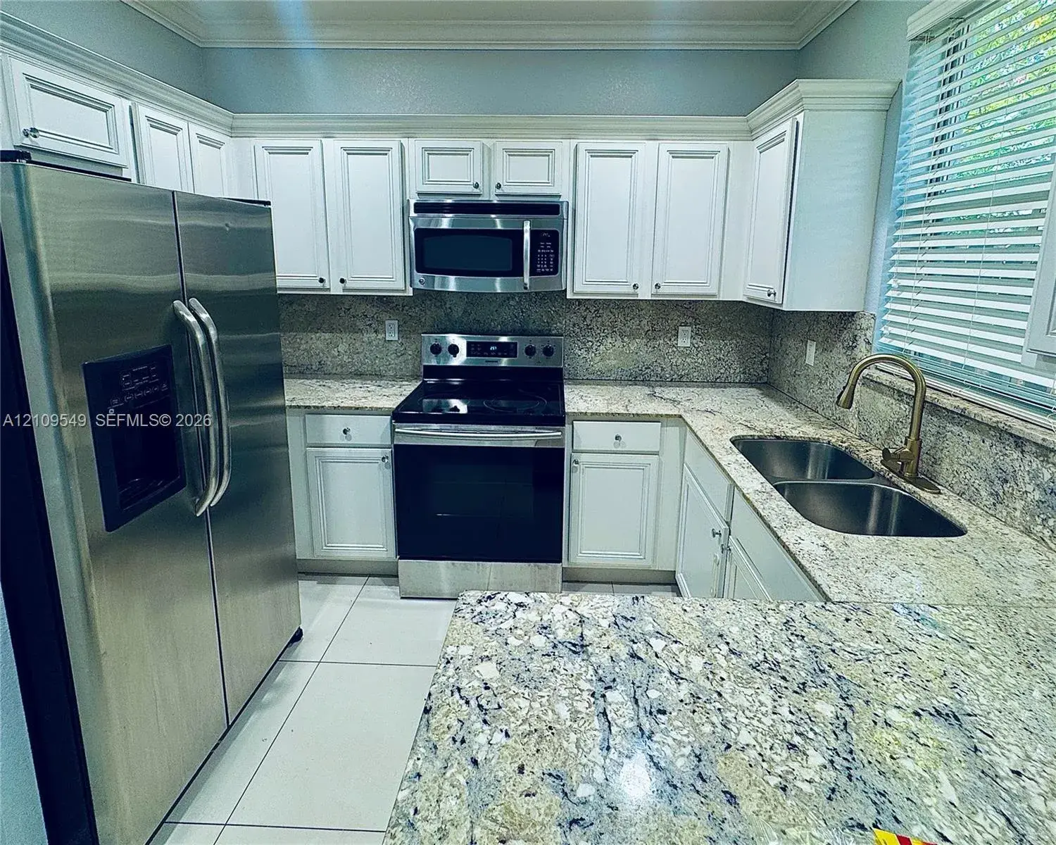 1035 NE 207th Ter, Miami FL 33179