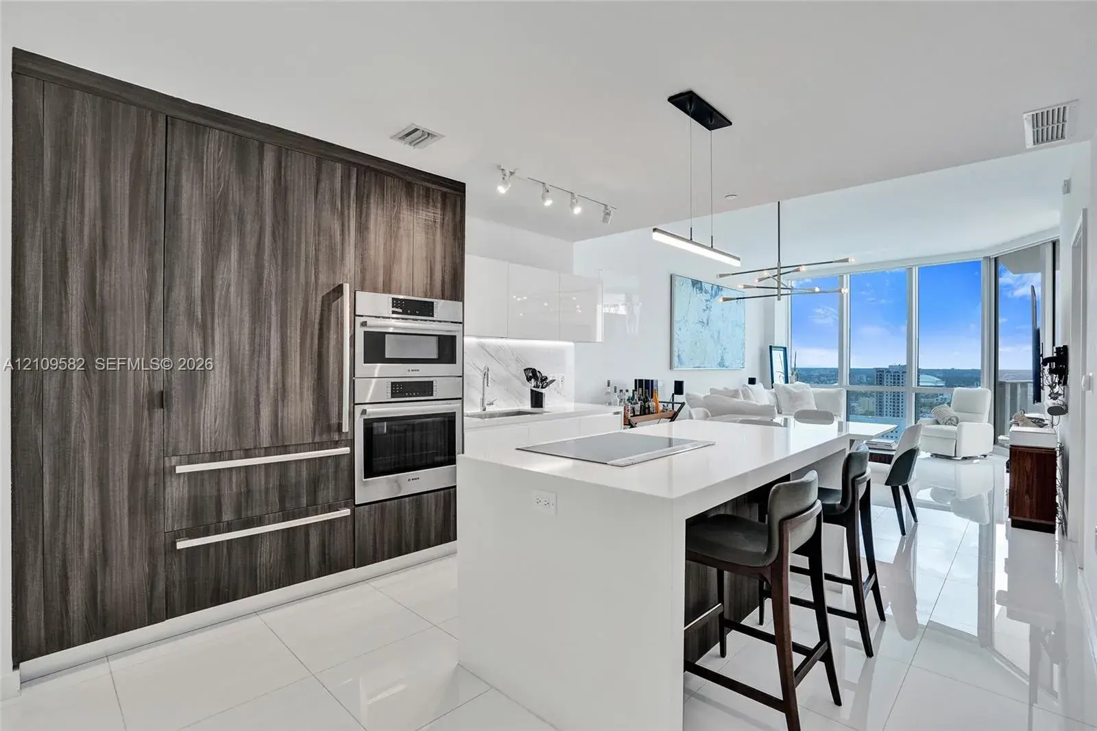 851 NE 1st Ave # 3506, Miami FL 33132