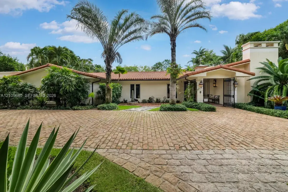 4100 Bay Point Rd, Miami FL 33137