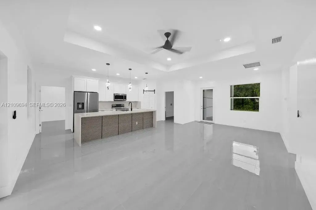 607 W 6th st, Cape Coral FL 33972