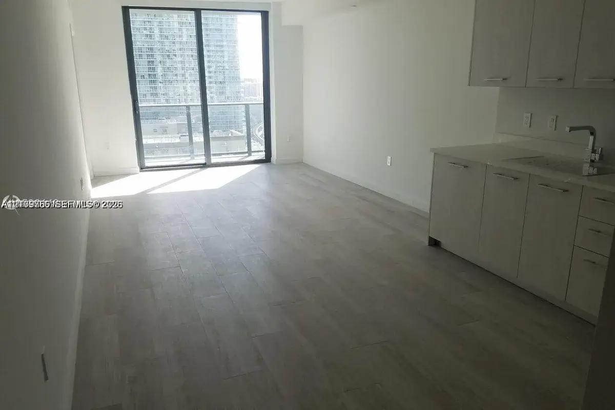 55 SW 9th St # 1805, Miami FL 33130