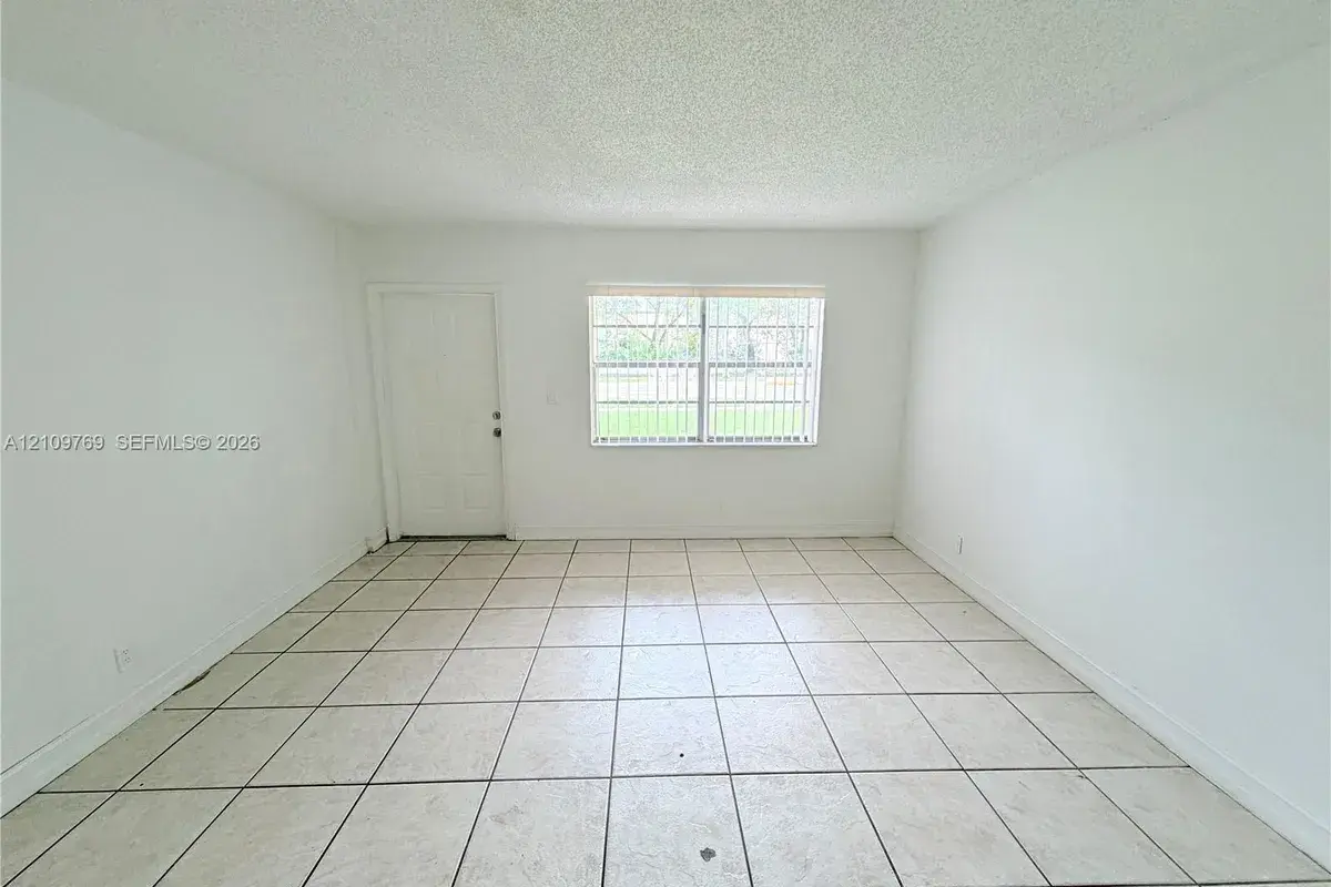 4160 NW 21st St # 124D, Lauderhill FL 33313