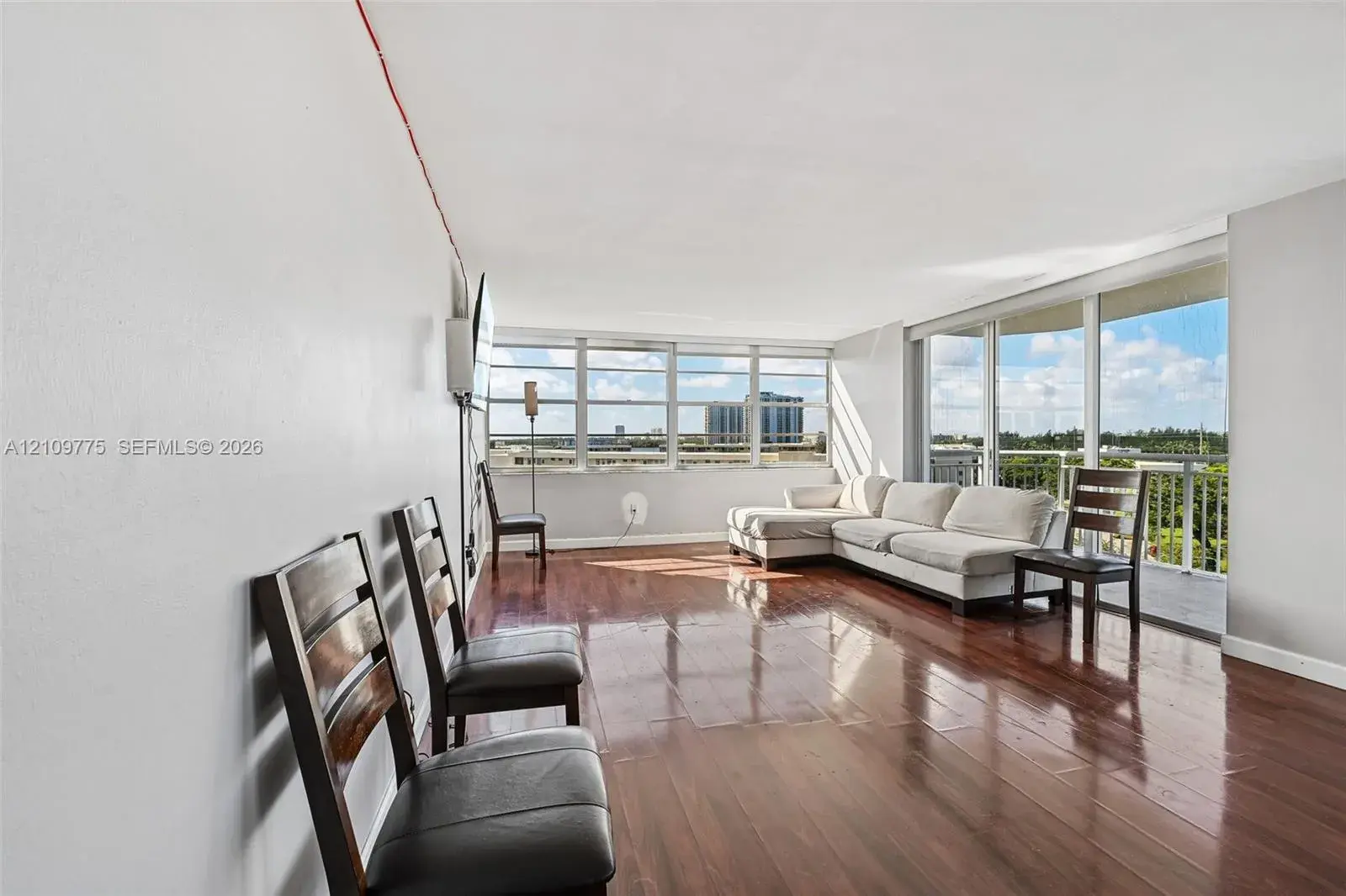 18011 Biscayne Blvd # 705, Aventura FL 33160