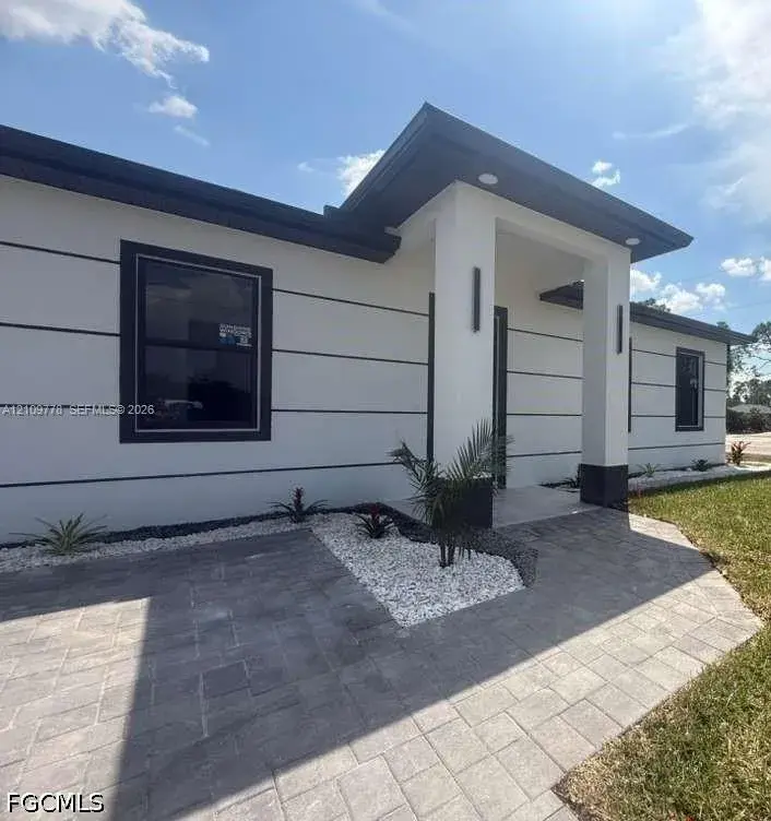 717 Devon St, Lehigh Acres FL 33974