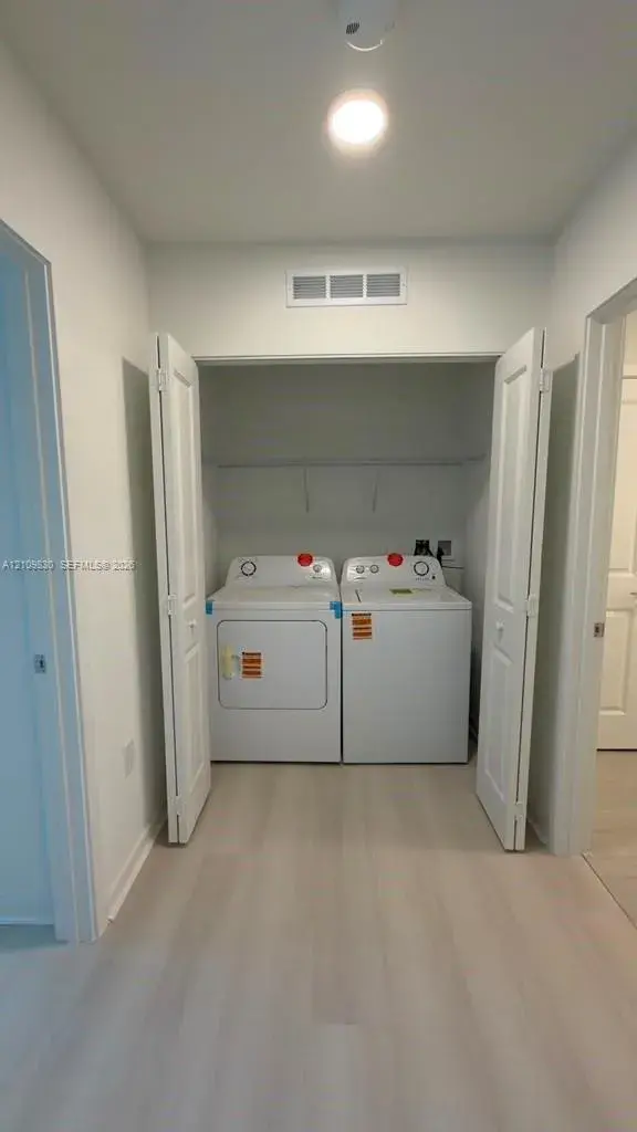 5563 Millenia Park Blvd # 519, Orlando FL 32839