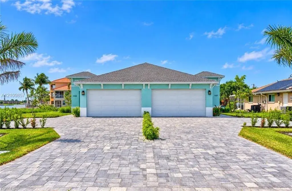 1105 SE 38th St, Cape Coral FL 33904