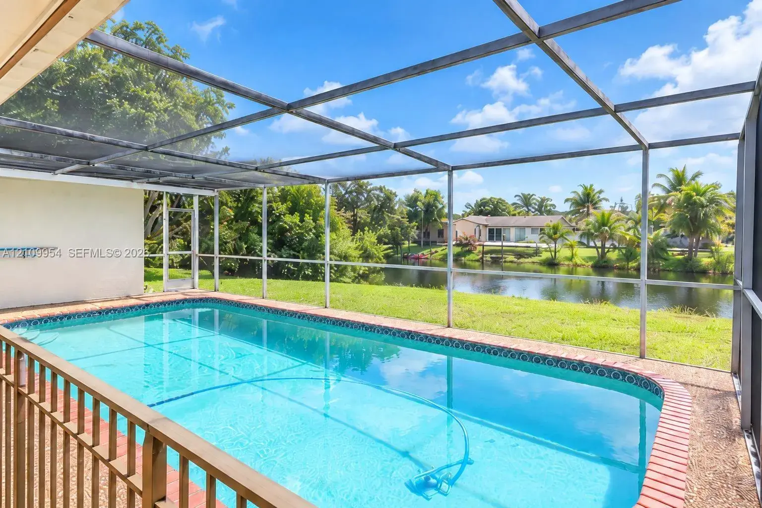 8528 Windsor Dr, Miramar FL 33025